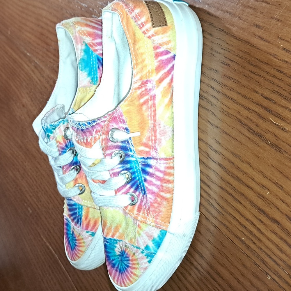 Size 7.5 Blowfish Malibou sneakers, multicolored - Picture 2 of 5
